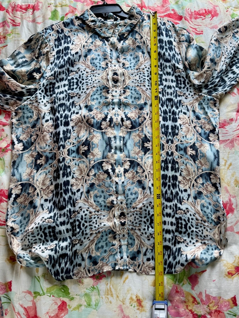 Chico's Blue and Cream Ornate Print Button-Down Shirt (Chico’s size 4) - Picture 12 of 13
